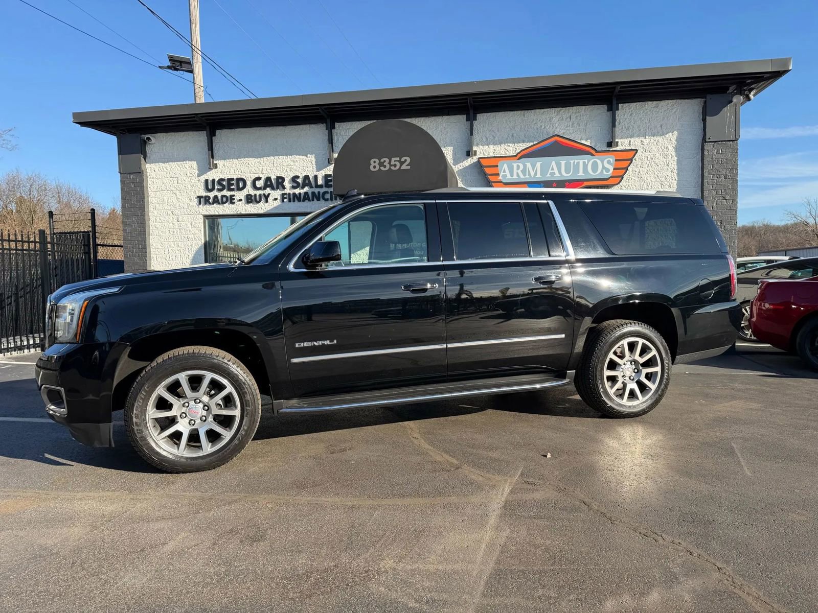 Used 2018 GMC Yukon XL Denali w/ Open Road Package image 6