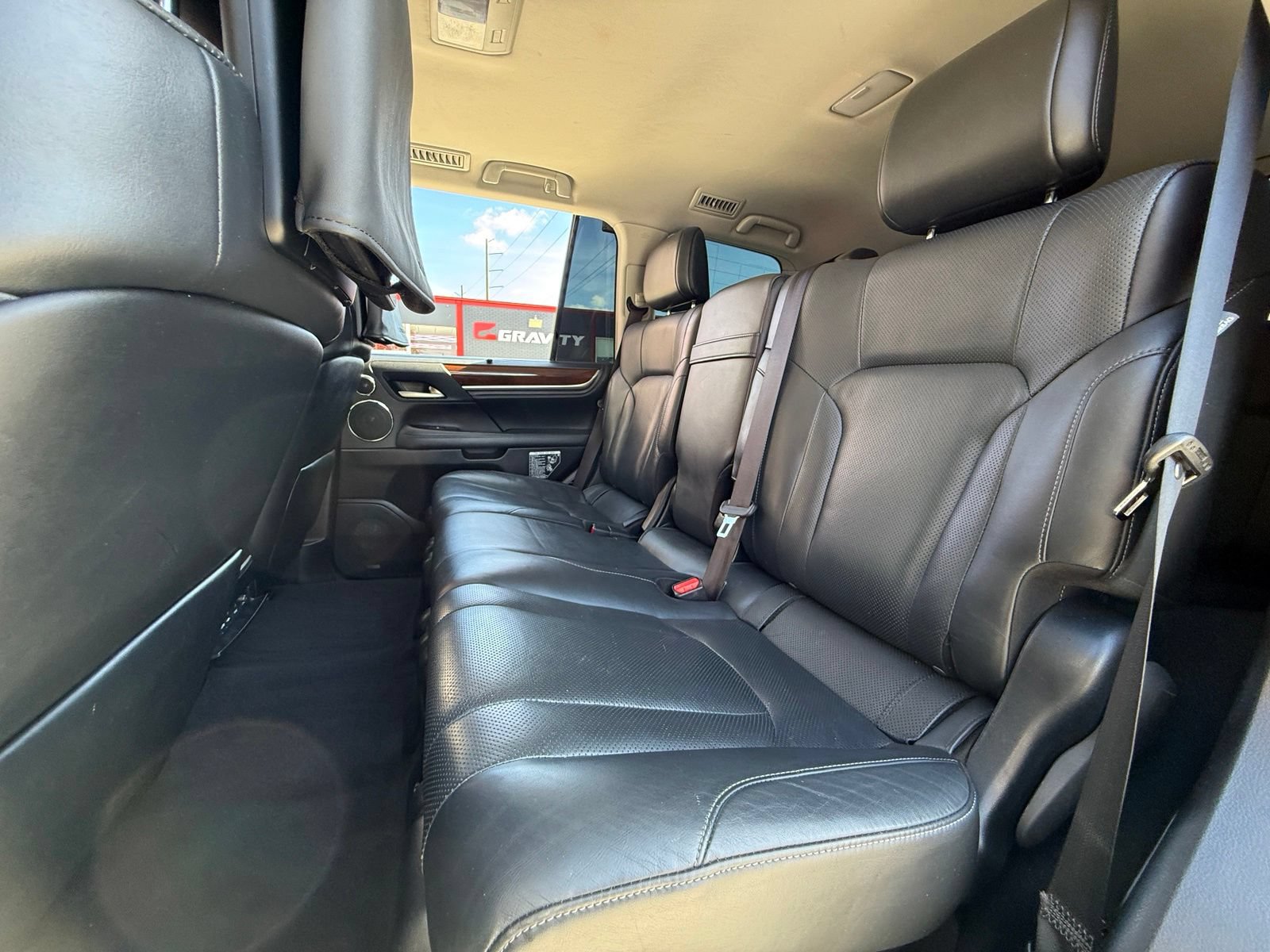 Used 2019 Lexus LX 570 4WD w/ Luxury Package image 48