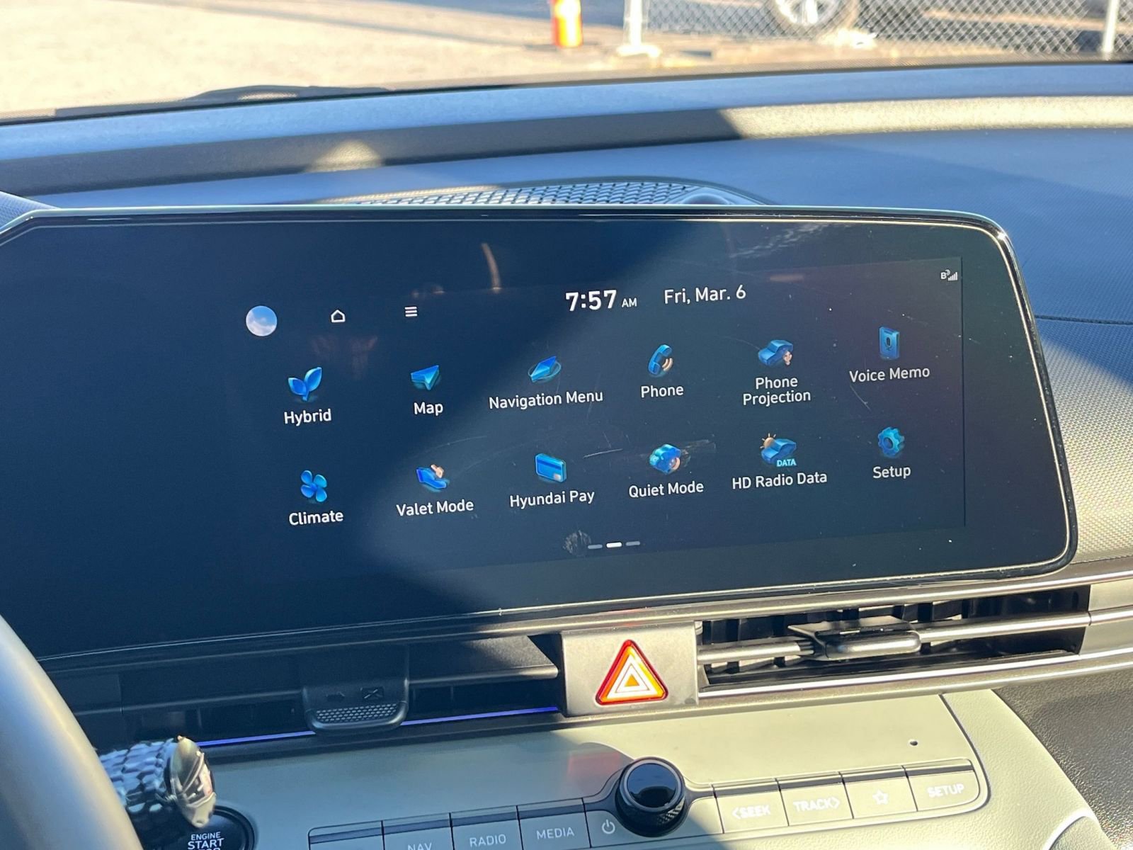 Used 2025 Hyundai Elantra Limited image 21