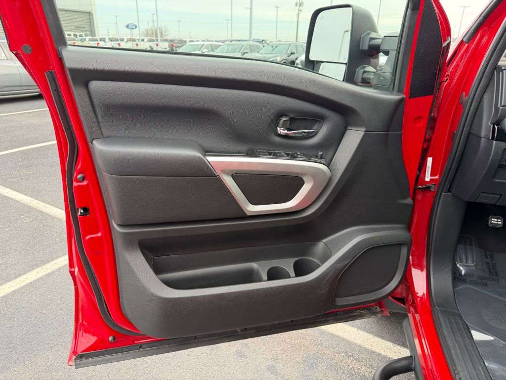 Used 2024 Nissan Titan SV w/ SV Convenience Package image 13