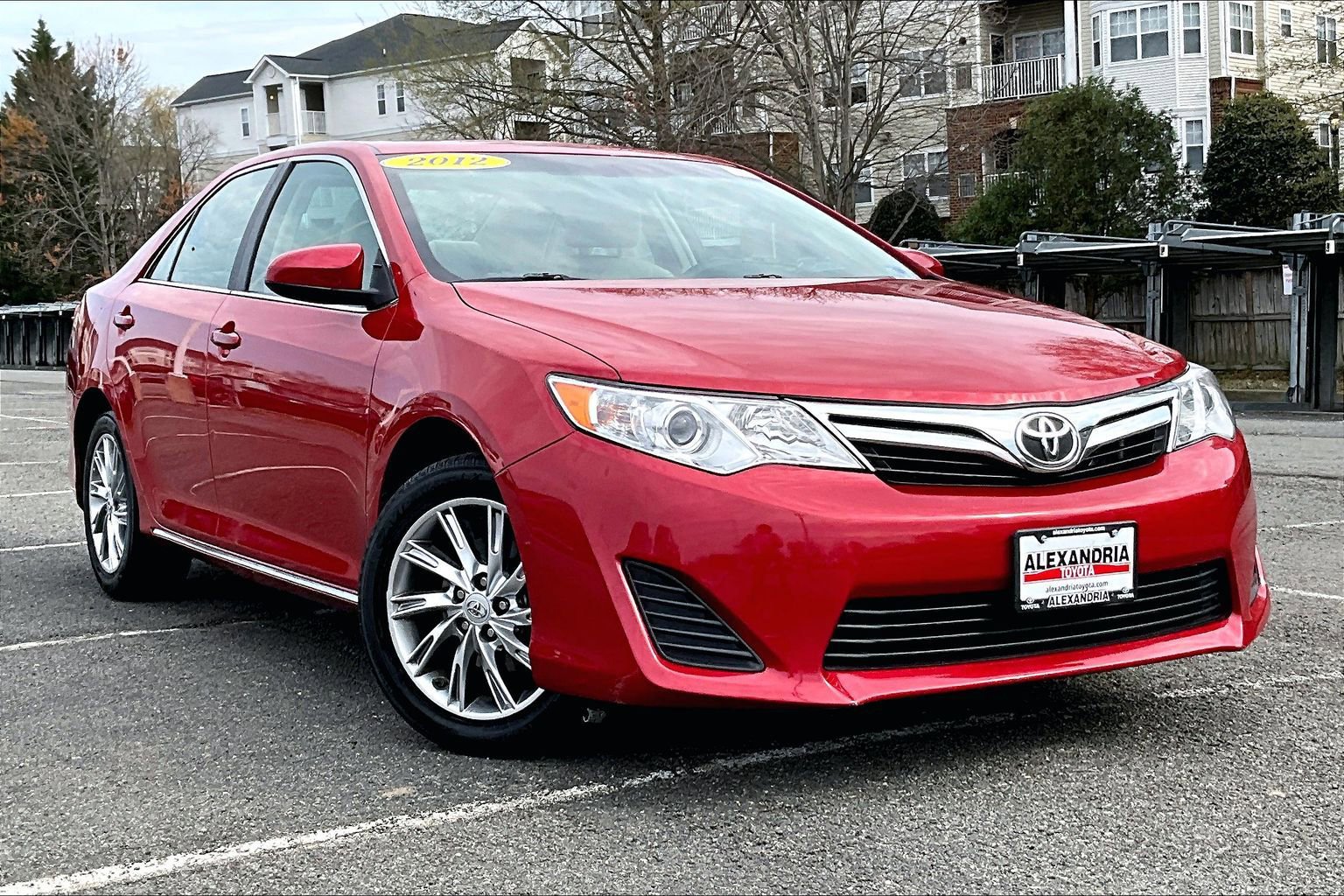 Used 2012 Toyota Camry LE image 2
