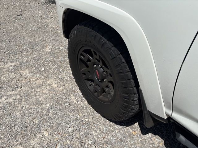 Used 2021 Toyota 4Runner SR5 Premium w/ Moonroof Package image 4