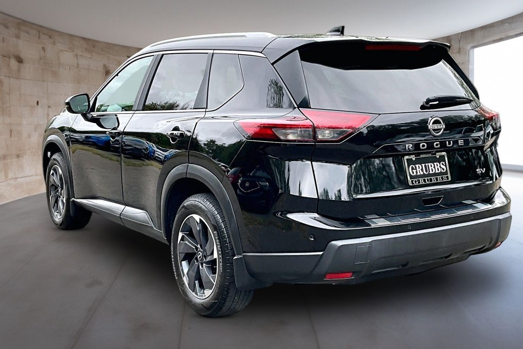 Used 2024 Nissan Rogue SV w/ SV Premium Package FWD image 14