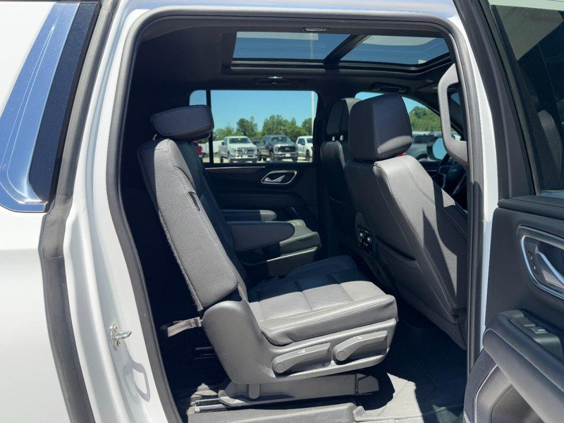 Used 2024 Chevrolet Suburban LT w/ LT Signature Package AWD/4WD image 10