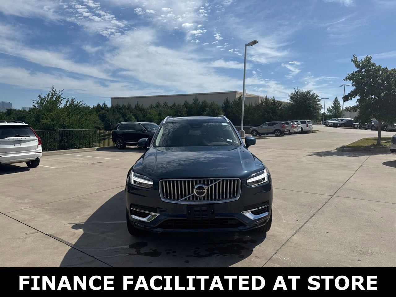 Certified 2025 Volvo XC90 B5 Core AWD/4WD image 2