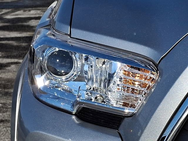 Used 2023 Toyota Tacoma SR5 w/ Technology Package image 12