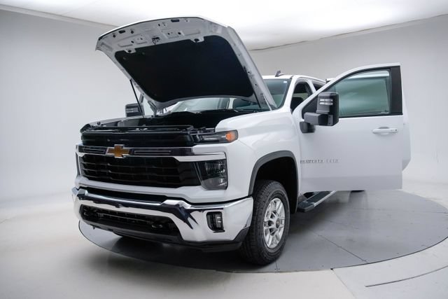 Used 2025 Chevrolet Silverado 2500 LT w/ Convenience Package AWD/4WD image 18