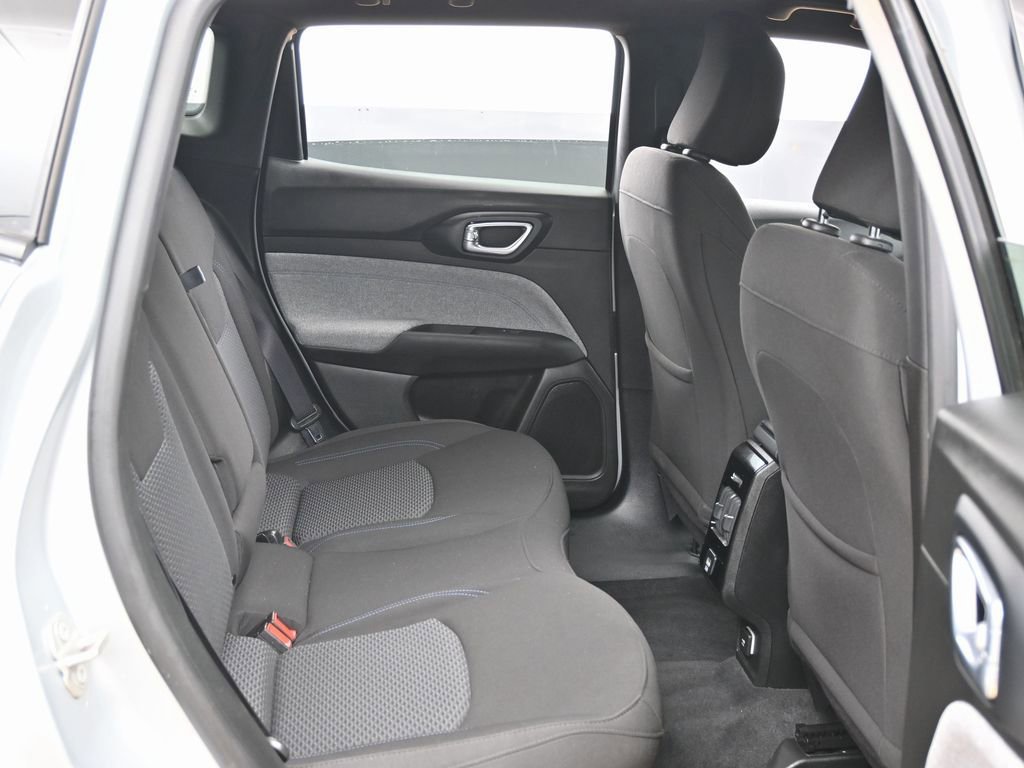 Used 2024 Jeep Compass Sport image 33