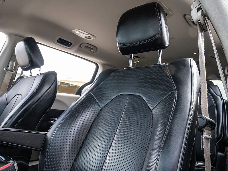 Used 2019 Chrysler Pacifica Limited FWD image 24