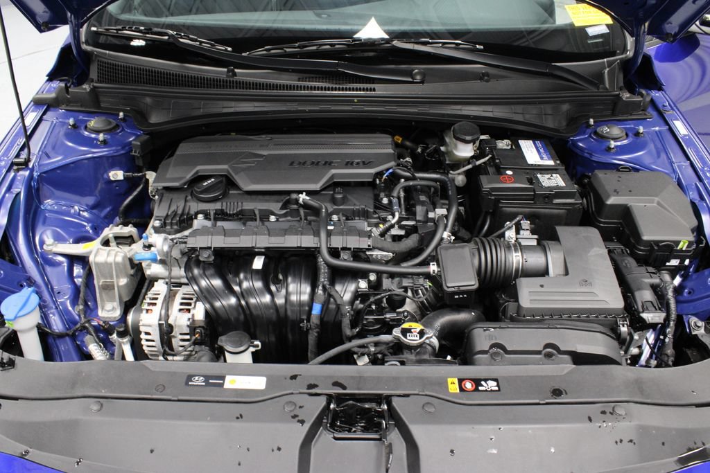Used 2025 Hyundai Elantra Sport FWD image 13
