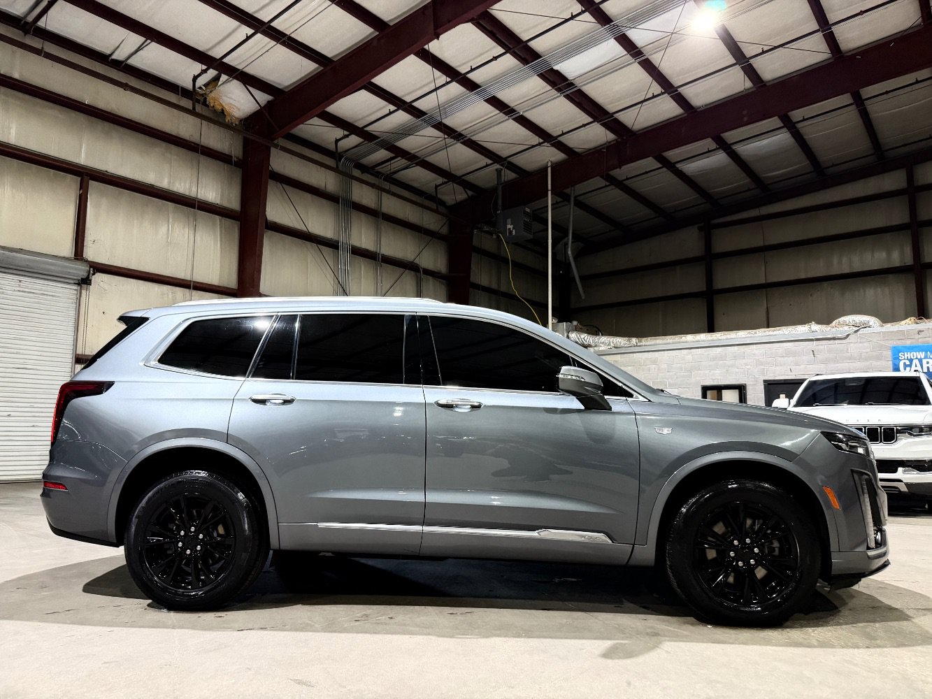 Used 2022 Cadillac XT6 Luxury AWD/4WD image 4