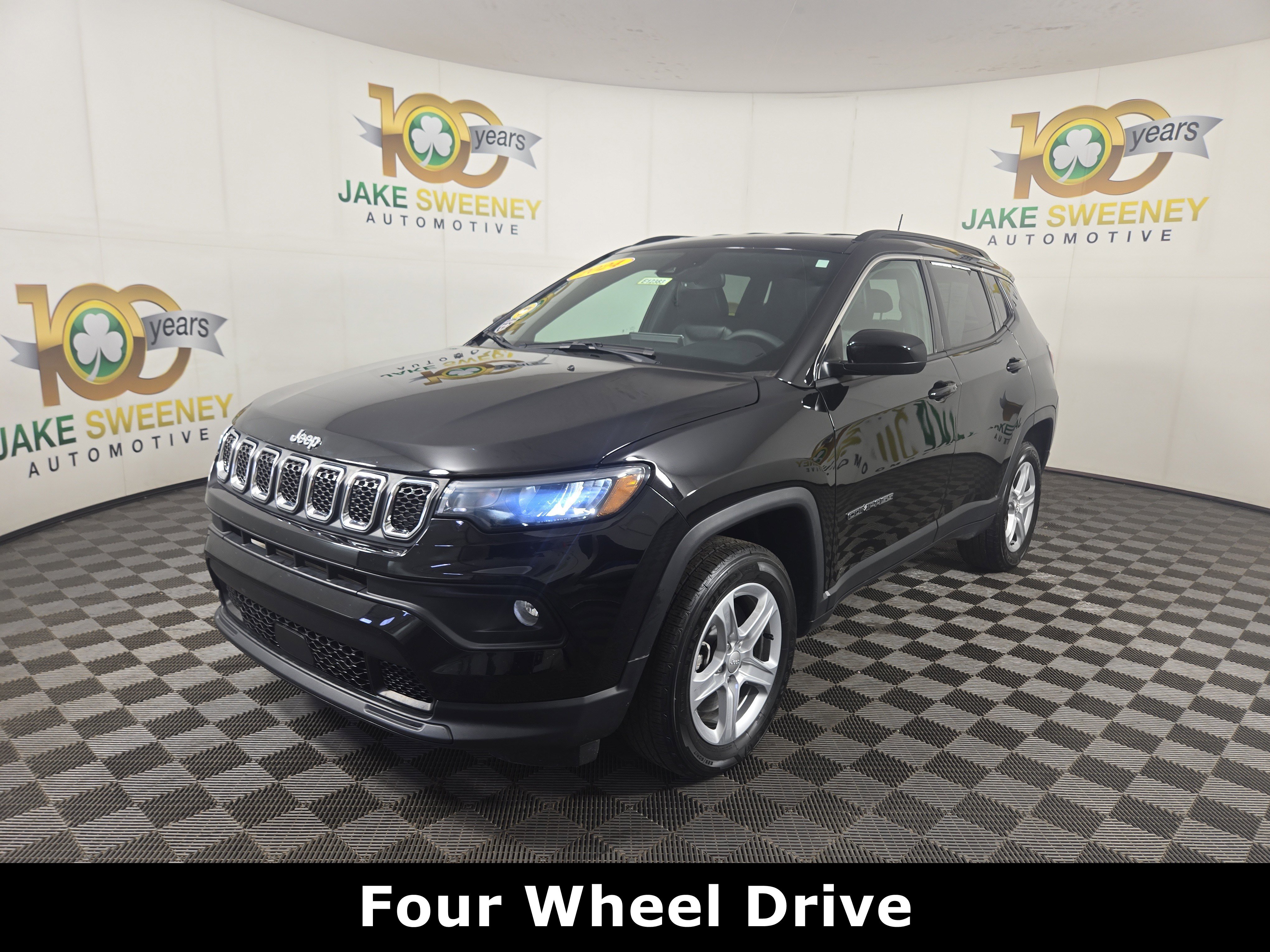 Certified 2024 Jeep Compass Latitude w/ Convenience Group AWD/4WD image 4
