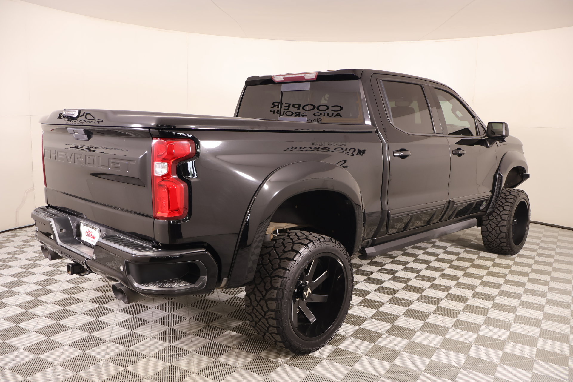 Used 2019 Chevrolet Silverado 1500 LTZ w/ LTZ Plus Package AWD/4WD image 18