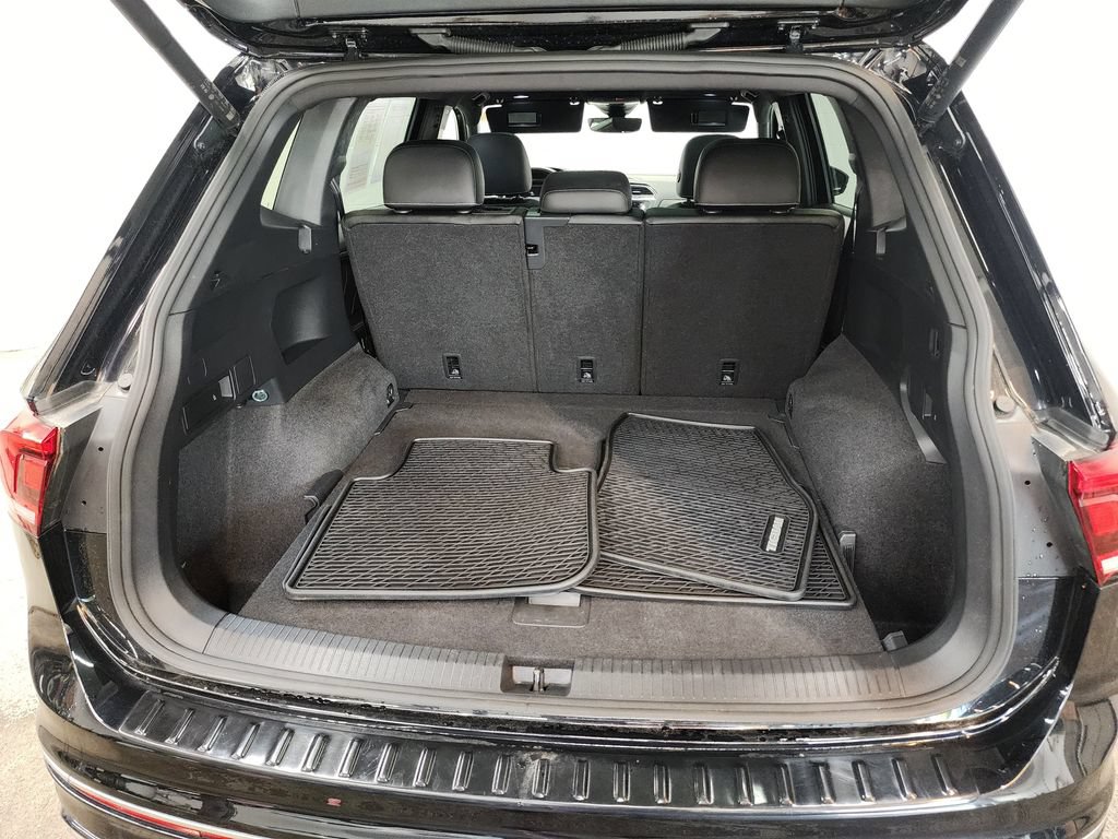 Used 2022 Volkswagen Tiguan SEL R-Line AWD/4WD image 31