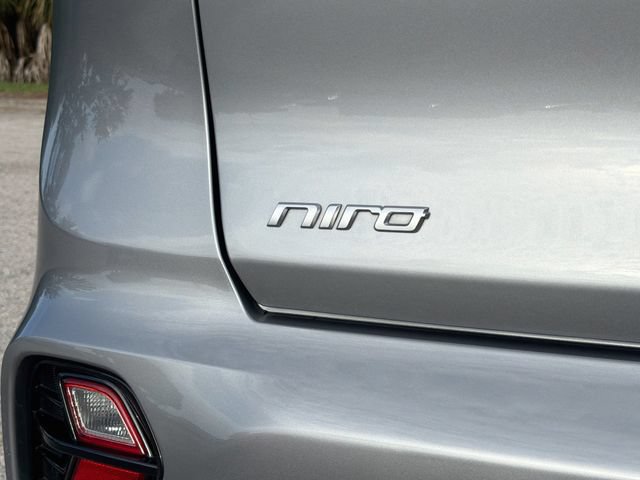 Used 2022 Kia Niro LXS FWD image 42
