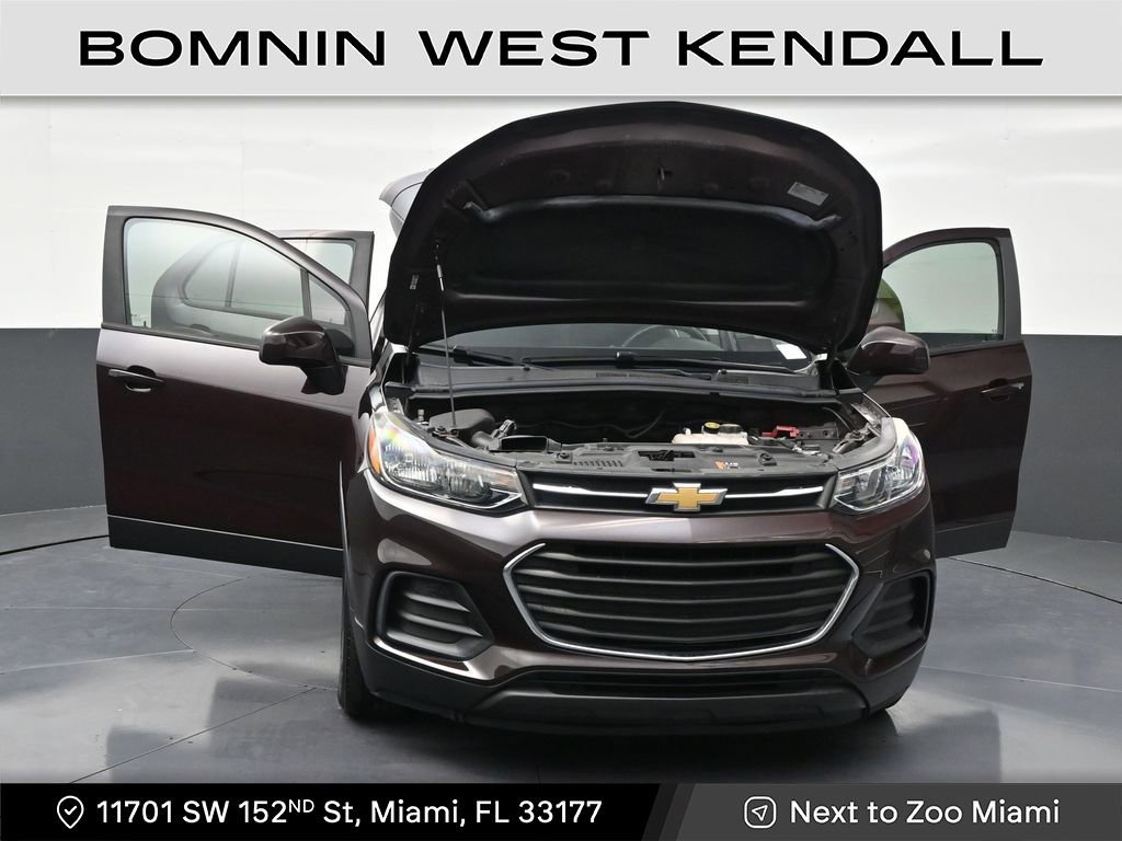 Used 2021 Chevrolet Trax LS image 33