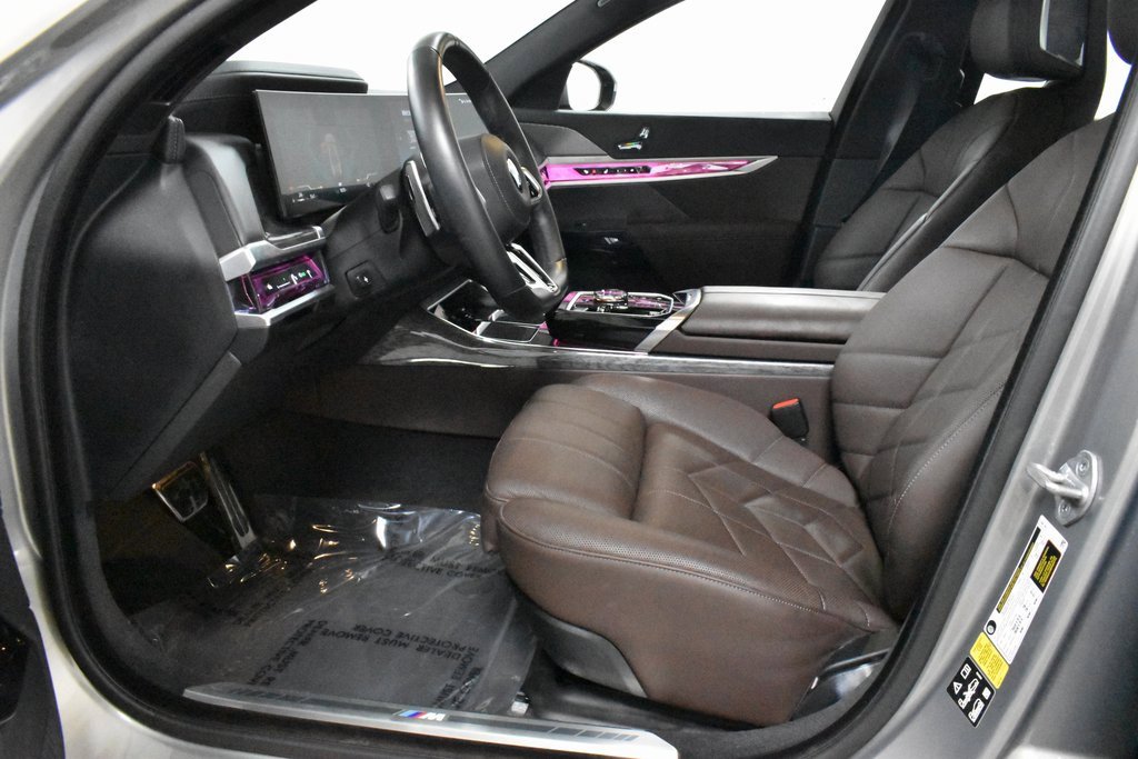 Used 2024 BMW 760i xDrive w/ Executive Package image 11