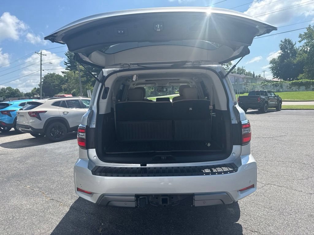 Used 2022 Nissan Armada SL w/ Captain's Chairs Package AWD/4WD image 9