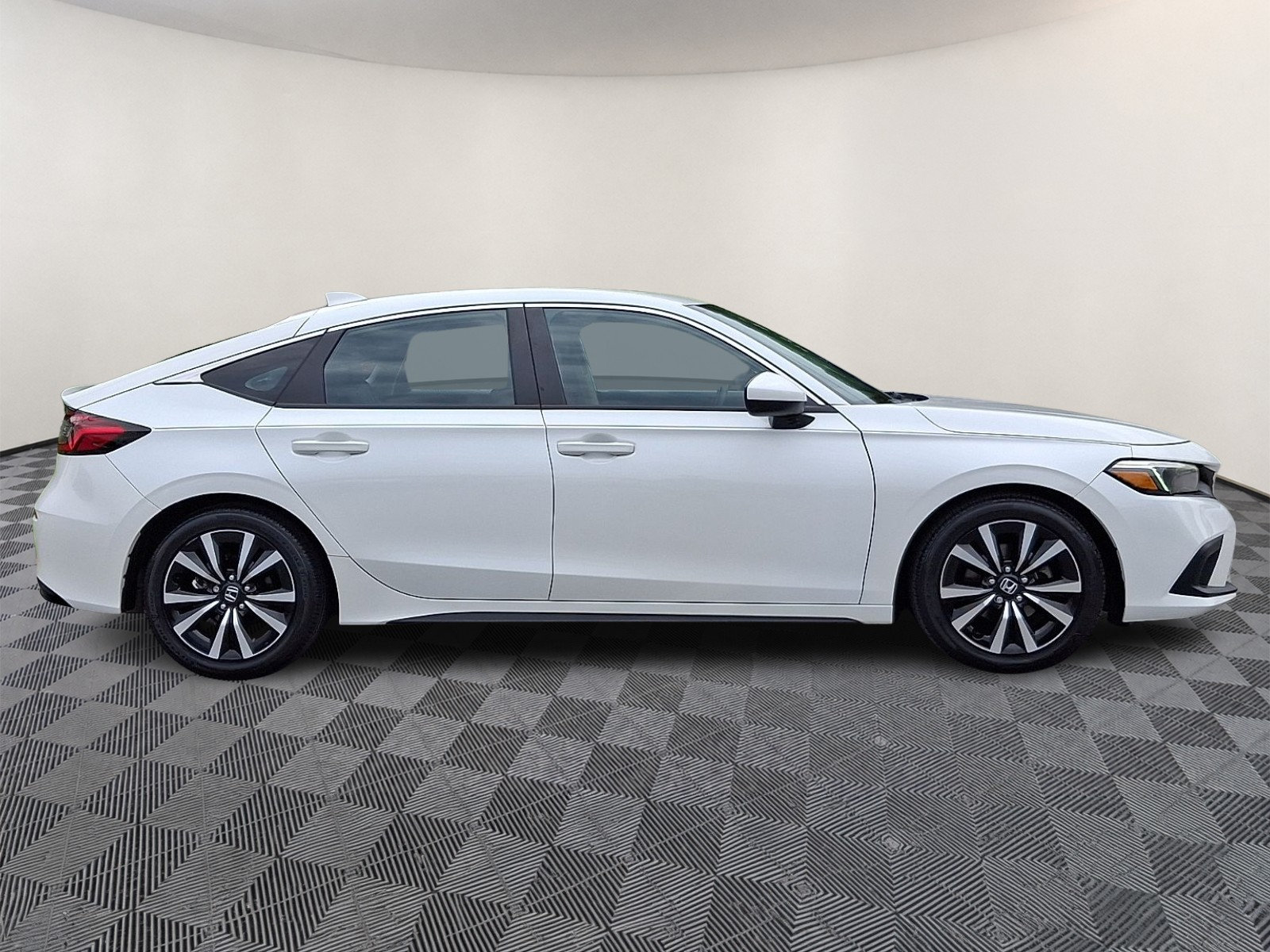 Used 2024 Honda Civic EX-L image 7