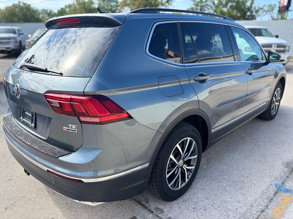 Used 2018 Volkswagen Tiguan SE w/ Panoramic Sunroof Package AWD/4WD image 5