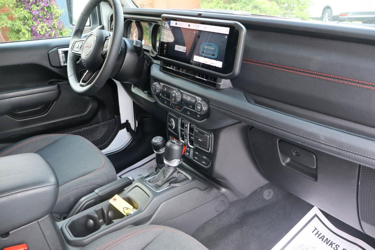Used 2026 Jeep Wrangler Unlimited Rubicon AWD/4WD image 24