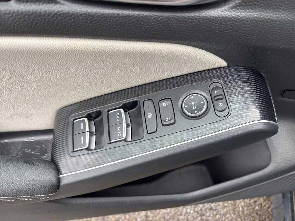 Used 2024 Honda Civic Touring image 16