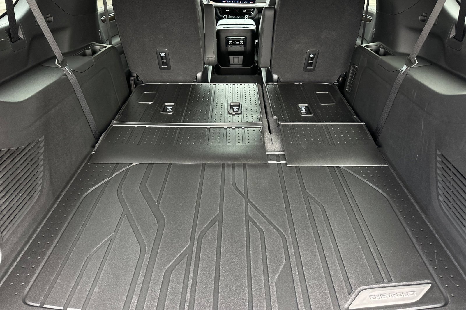 New 2026 Chevrolet Suburban High Country w/ LPO, Illumination Package RWD image 16
