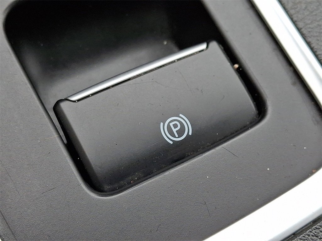 Used 2017 Ford Escape SE image 27