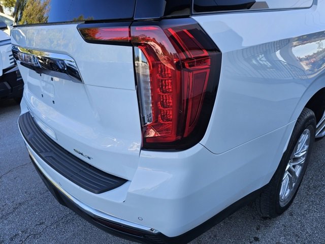 Used 2023 GMC Yukon XL SLT w/ SLT Luxury Package image 13