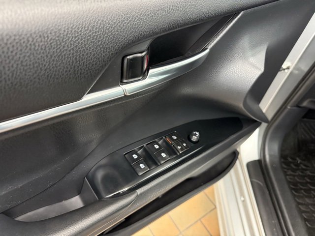 Used 2019 Toyota Camry SE image 22