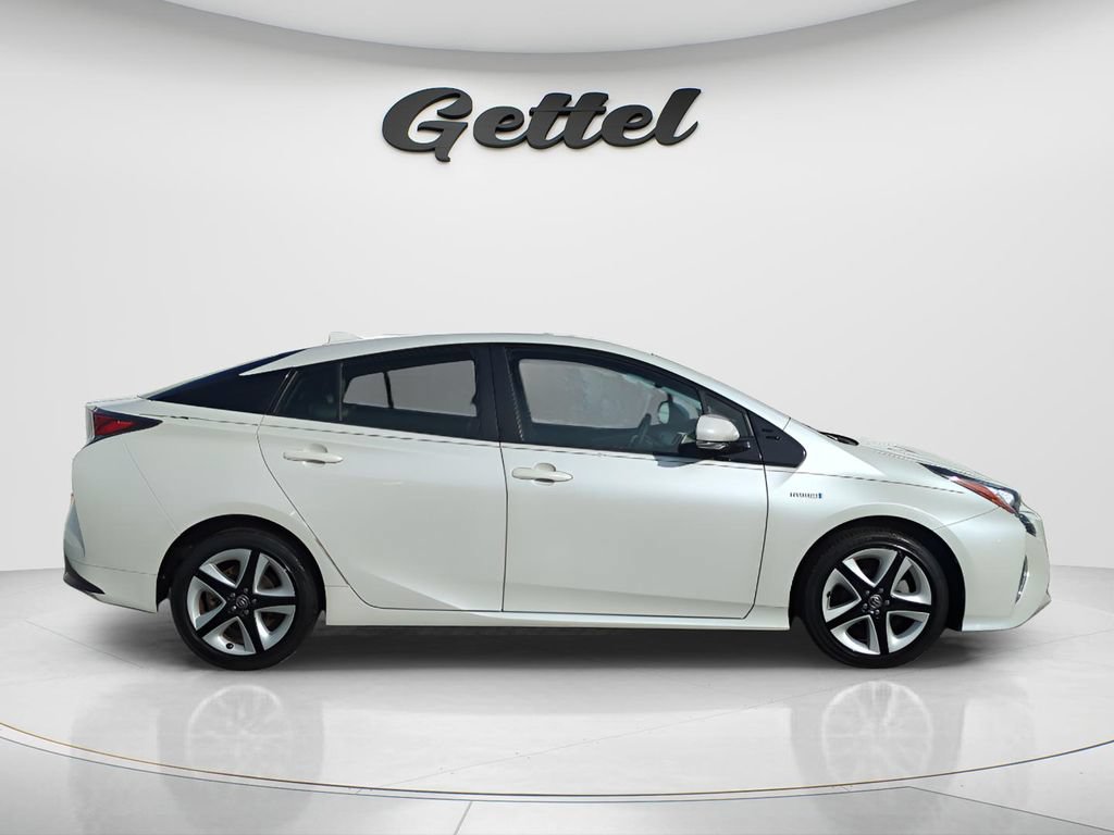 Used 2017 Toyota Prius Four Touring FWD image 4