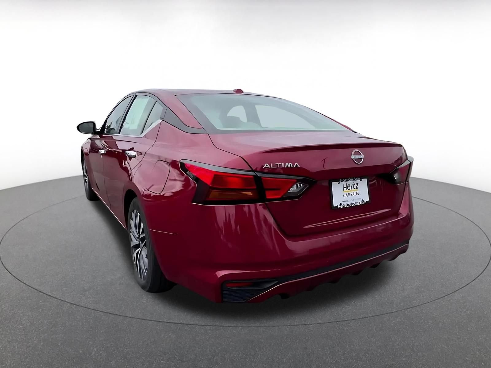Used 2025 Nissan Altima 2.5 SV FWD image 9