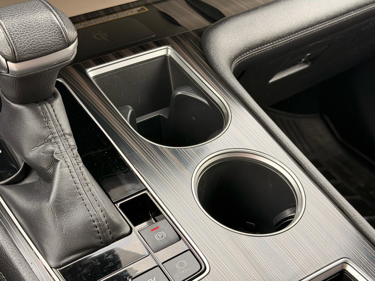 Used 2022 Toyota Sienna Platinum image 46