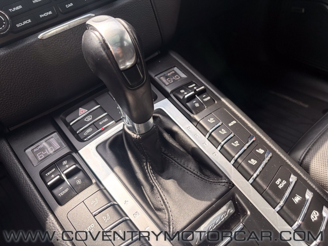 Used 2018 Porsche Macan Sport Edition AWD/4WD image 25