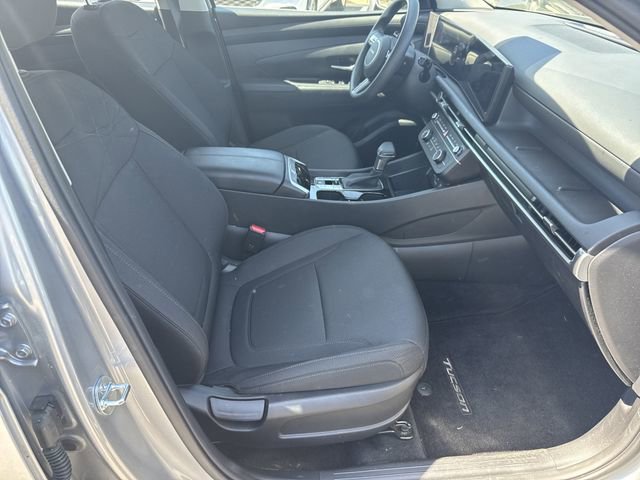 Certified 2025 Hyundai Tucson SE image 13