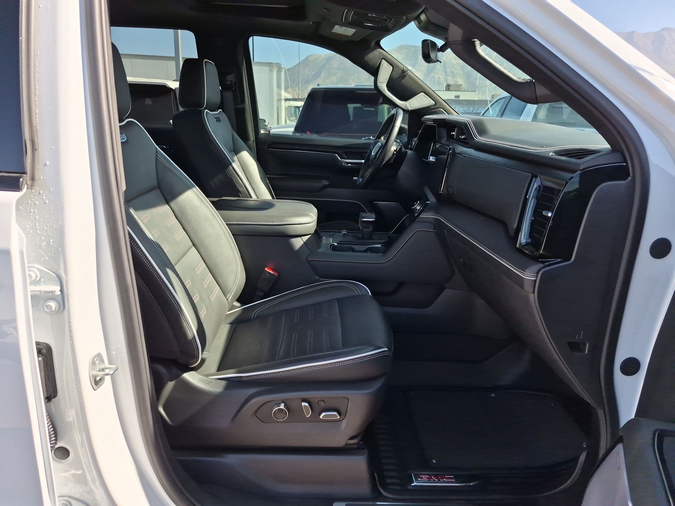 Used 2024 GMC Sierra 1500 AT4X AWD/4WD image 31