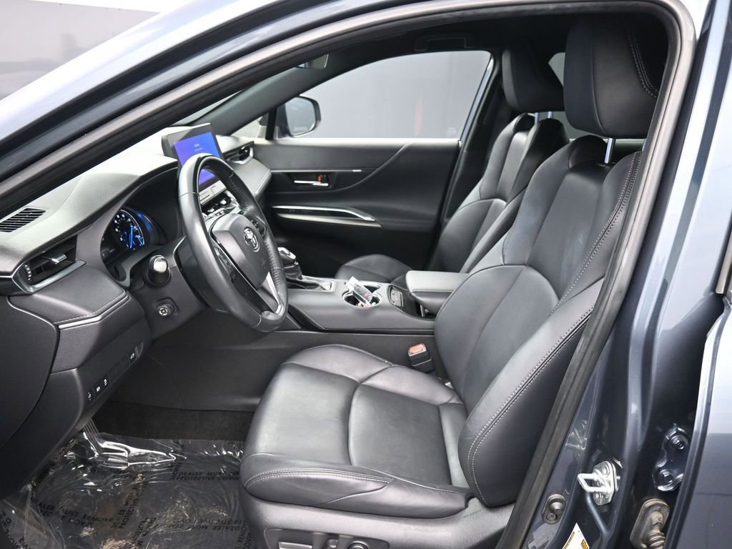 Certified 2023 Toyota Venza XLE AWD/4WD image 18