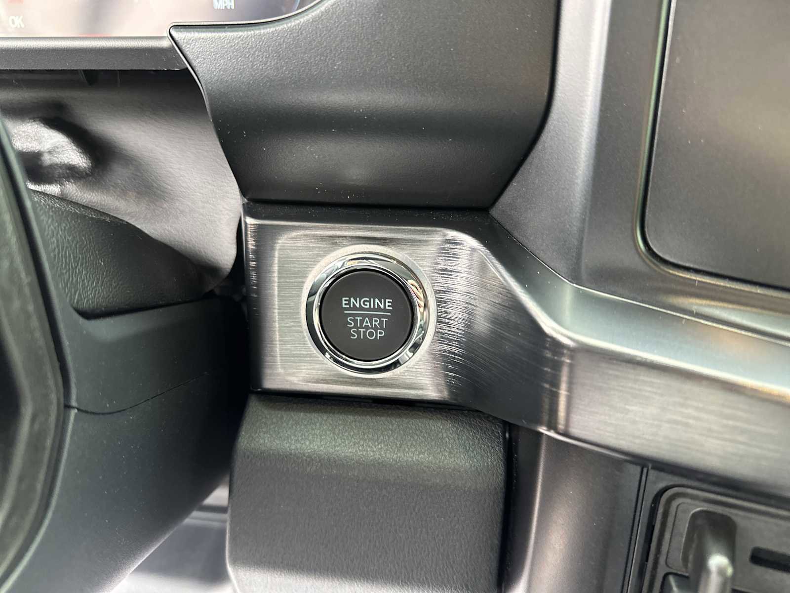 Used 2025 Ford F350 Lariat image 21