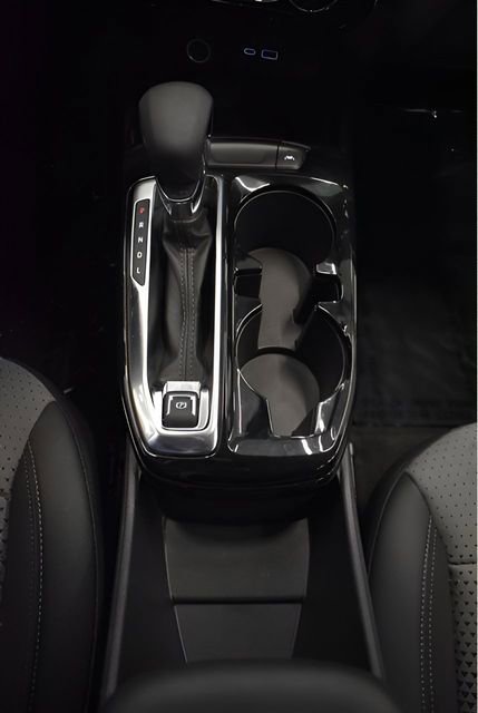 Used 2025 Chevrolet Trax LT FWD image 26