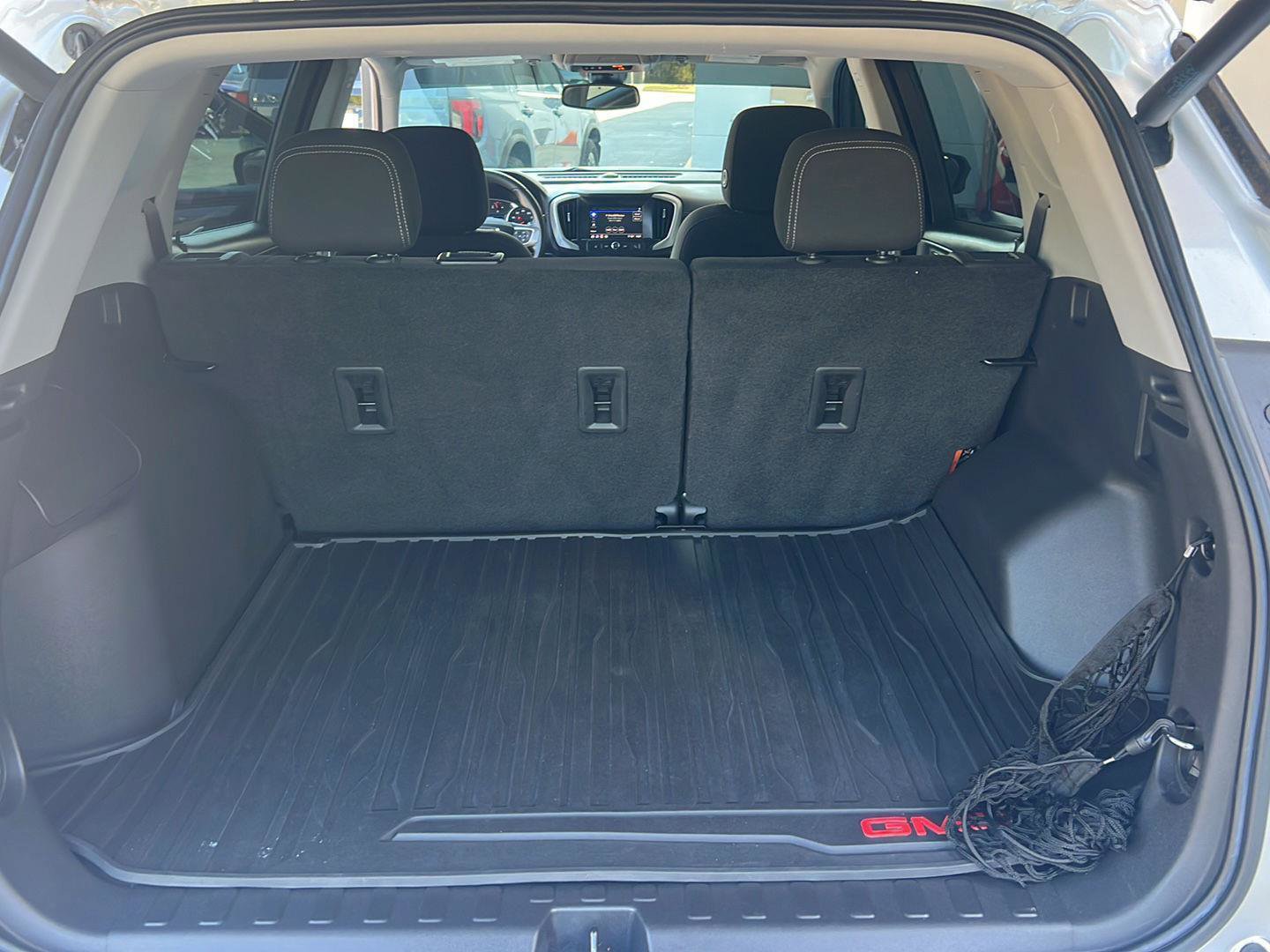 Used 2022 GMC Terrain SLE w/ Driver Convenience Package FWD image 33