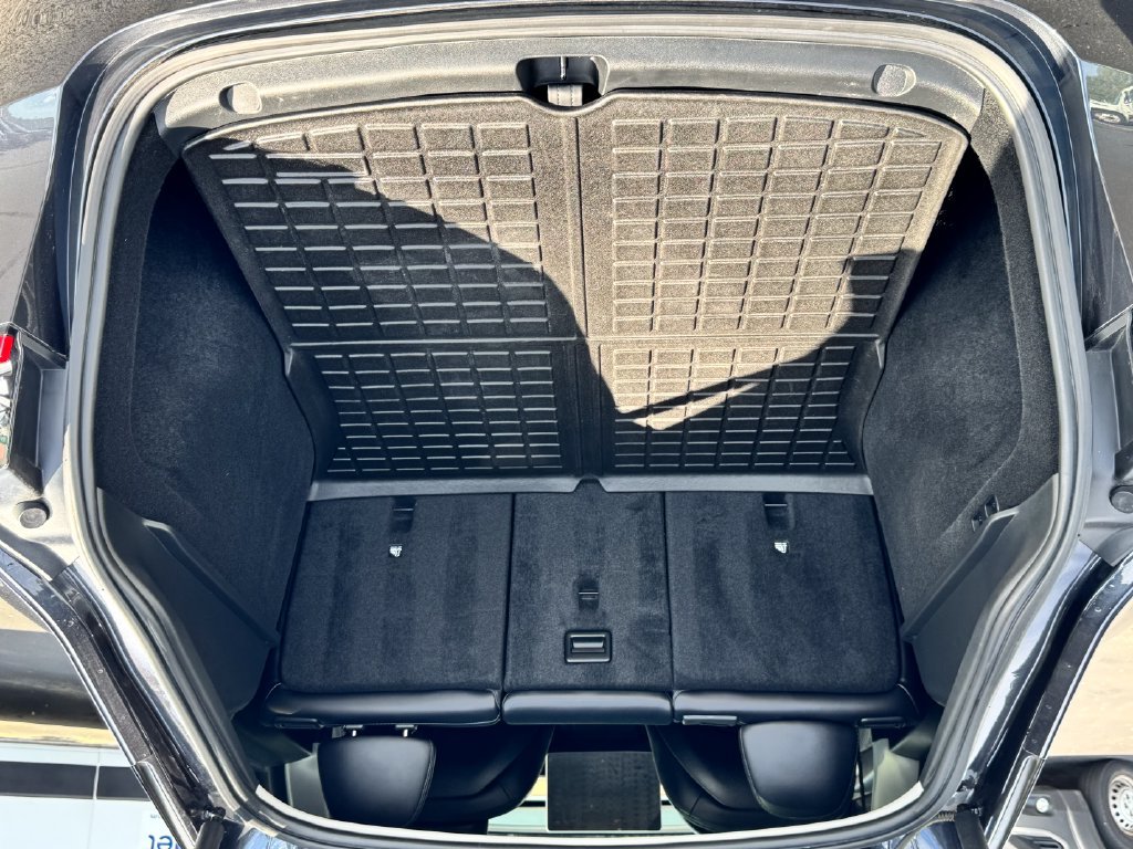 Used 2024 Tesla Model Y Long Range RWD image 15
