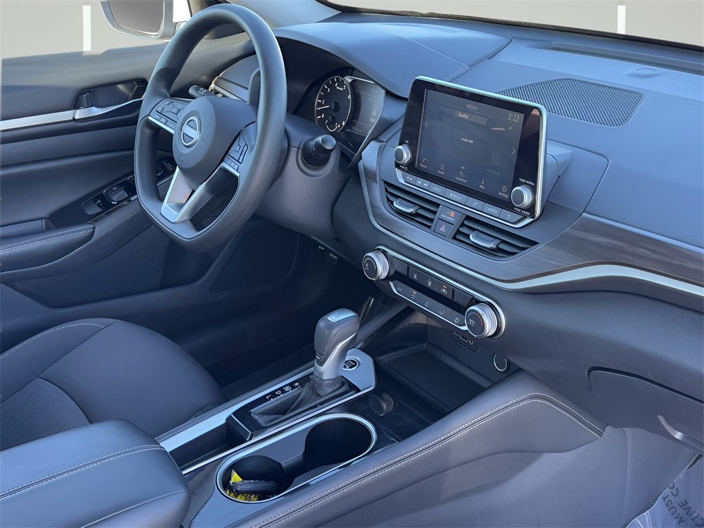 Used 2023 Nissan Altima 2.5 SV image 6