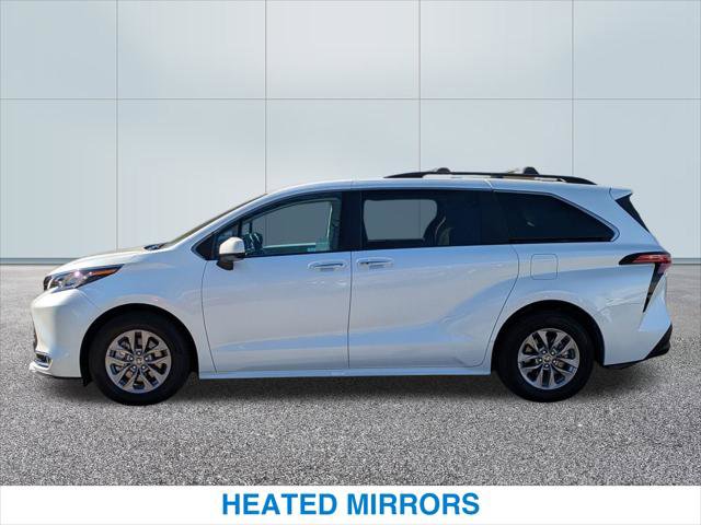 Used 2022 Toyota Sienna XLE image 10