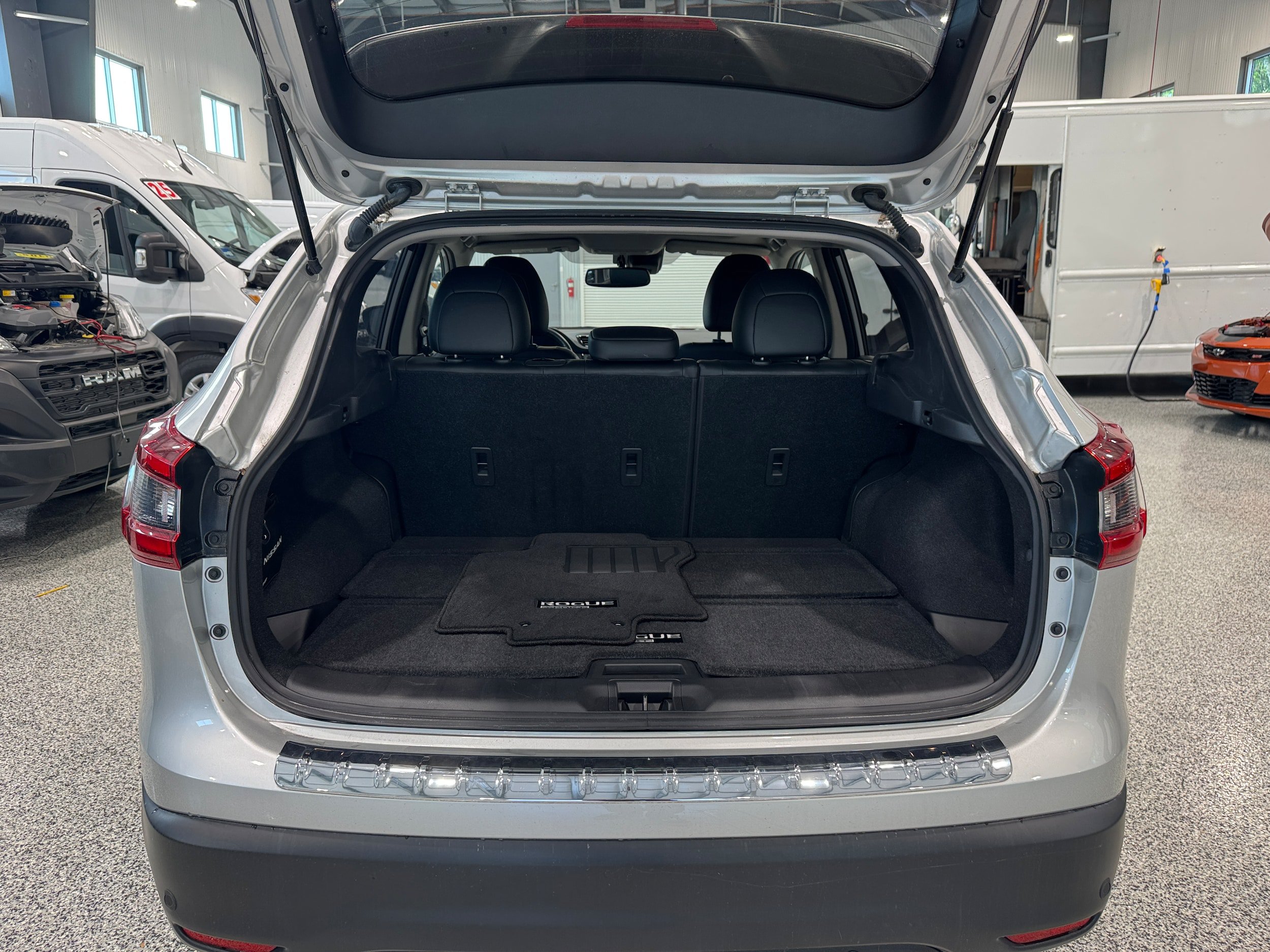 Used 2022 Nissan Rogue Sport SL w/ Premium Package AWD/4WD image 9