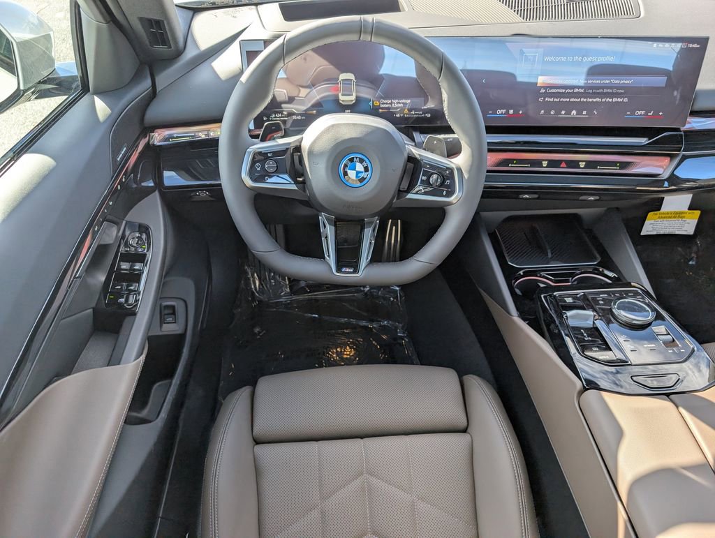New 2026 BMW 550e xDrive w/ Premium Package image 23