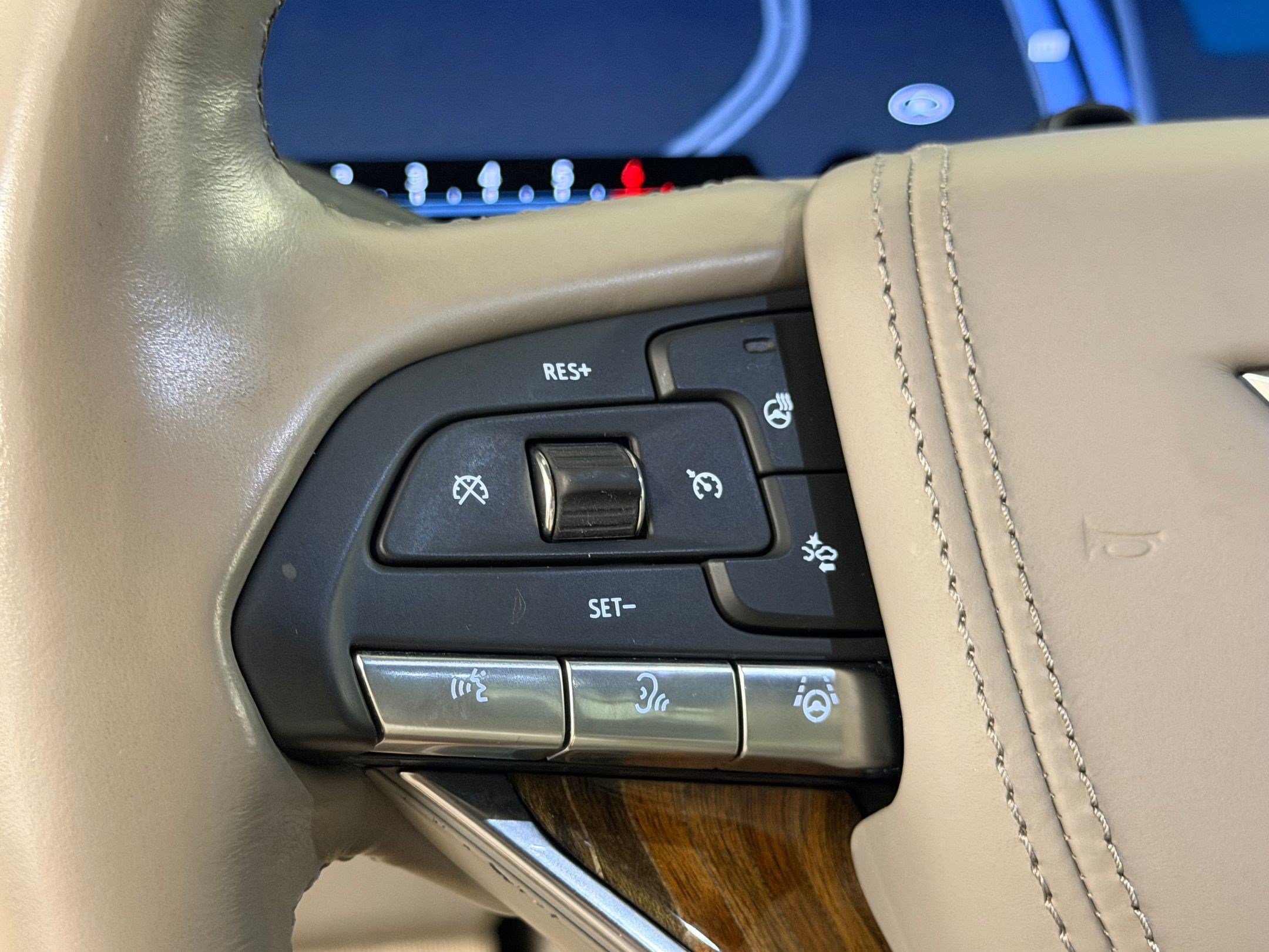 Certified 2023 Cadillac Escalade Sport Platinum w/ LPO, ONYX Package AWD/4WD image 14
