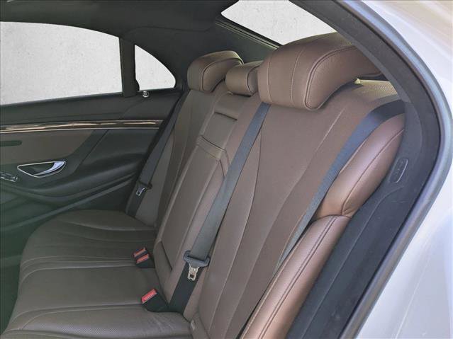 Used 2017 Mercedes-Benz S 550 Sedan image 15