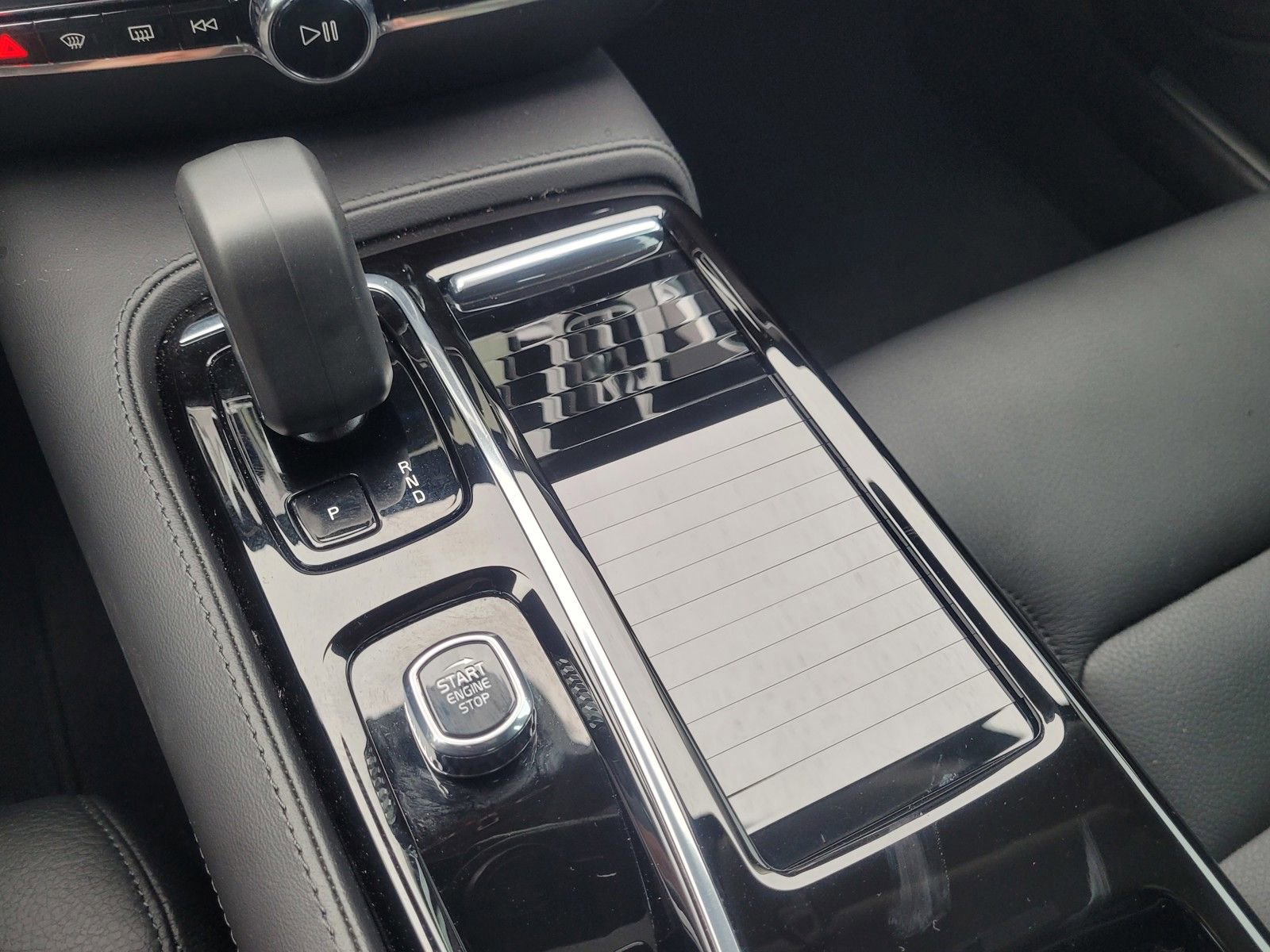 Certified 2024 Volvo S60 T8 Plus w/ Climate Package image 26