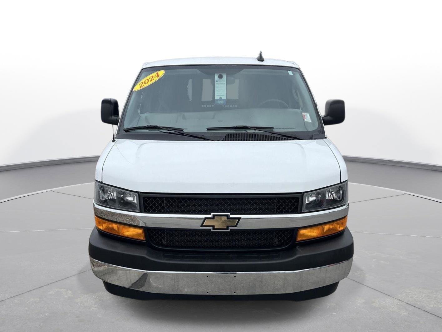 Used 2024 Chevrolet Express 2500 w/ Driver Convenience Package image 10