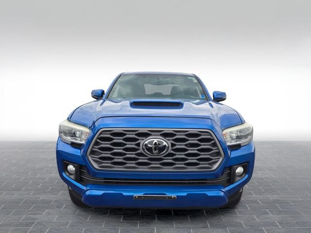 Used 2016 Toyota Tacoma TRD Sport w/ Premium & Technology Package AWD/4WD image 2